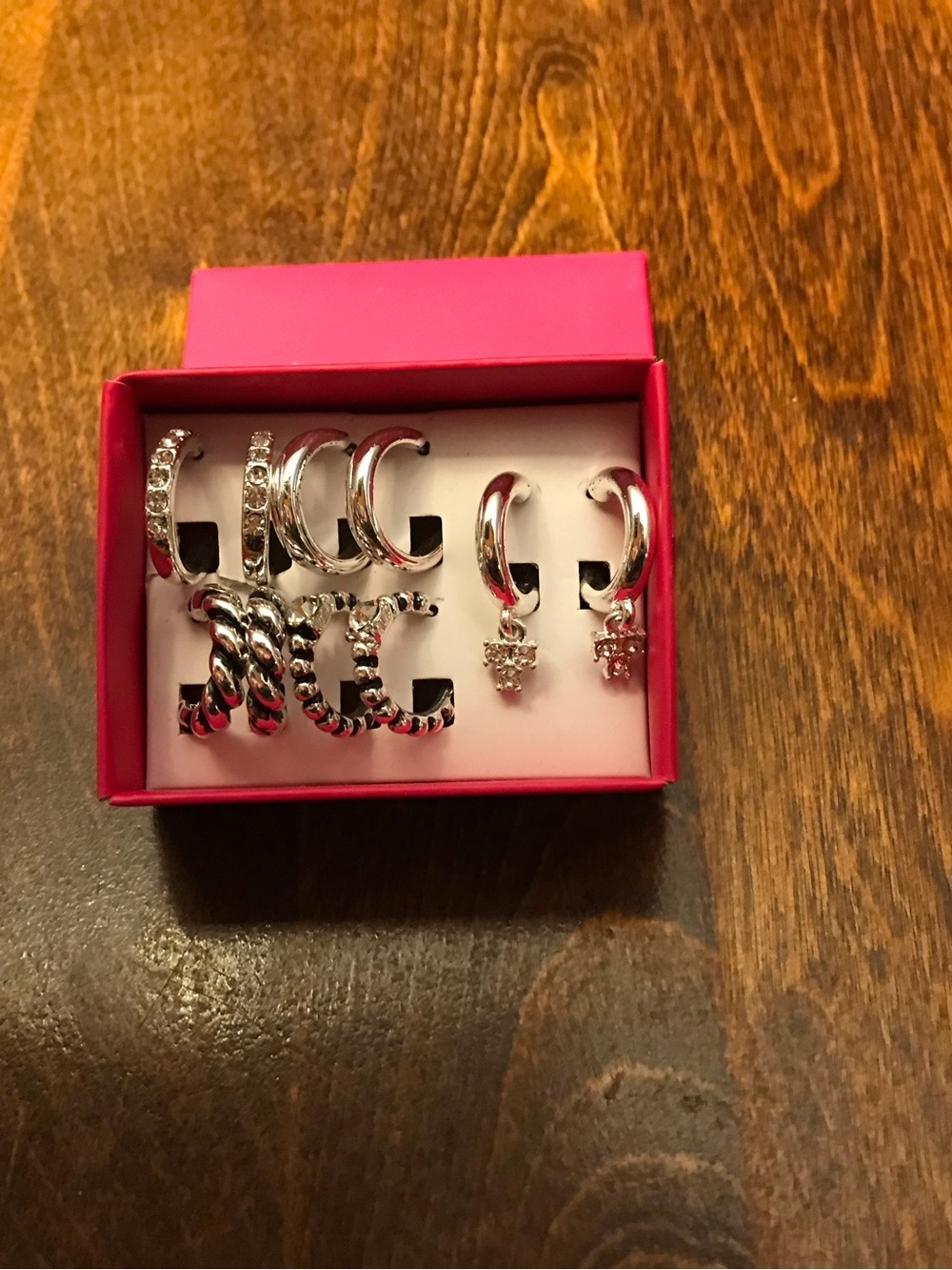 Avon Silver Tone Women’s Earring Set - Pink Box